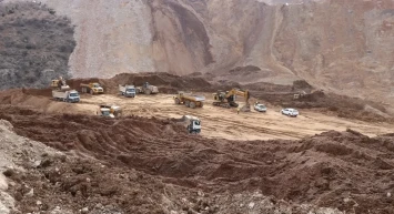 Erzincan’da Son Dakika! Maden ocağında toprak altında bir araca ulaşıldı!