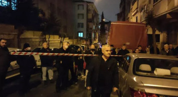 Esenler'de mahalleye yayılan koku gaz kaçağı korkusu ile sokağa döktü