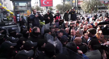 Esenyurt'ta CHP'ye bir müdahale daha: Vekiller arbedede kaldı