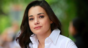 Eşi ölünce mesleğine küsen Özgü Namal 10 yıl sonra ekranlara dönüyor: İlk işi belli oldu