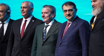 Eski Almanya Başbakanı’ndan Türkiye'ye övgü: Gaz tedarikinde önemli rol oynuyor