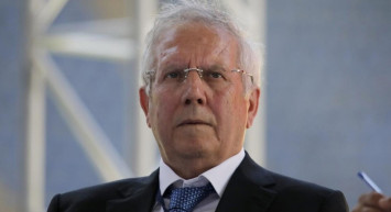 Eski Fenerbahçe Başkanı Aziz Yıldırım Koronavirüs Nedeniyle Hastaneye Kaldırıldığı Öğrenildi