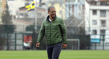 Eski Fenerbahçeli Alex de Souza A Takım Teknik Direktörü Olmaya Hak Kazandı!