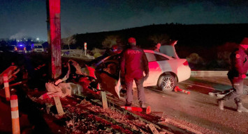 Eskişehir’de korkunç kaza: 190 km hızla direğe çarparak can verdi
