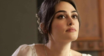 Esra Bilgiç Atatürk dizisinde hangi karakteri canlandıracak? Atatürk dizisinde yıldızlar geçidi!