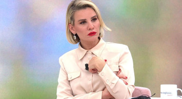 Esra Erol'un sunucusu olduğu programda dehşet anlar! İhanet yüzünden karısıyla boşanan Adil canlı yayında Nurgül'ü boğazladı