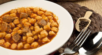 Etli nohut yemeği tarifi : en güzel ve lezzetli etli nohut yemeği nasıl yapılır? Etli nohut yemeği malzemeleri ve pratik tarifi