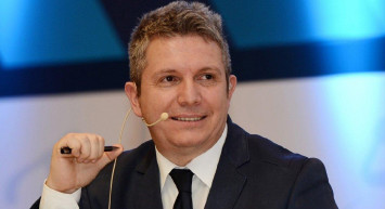 EURO 2020 İtalya Türkiye Maçını Anlatan Levent Özçelik ve Erdoğan Arıkan Futbolseverlerden Büyük Tepki Çekti!