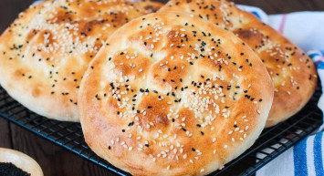 Evde ramazan pidesi nasıl yapılır? Adım adım evde kolay Ramazan pidesi tarifi