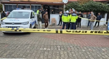 Evde vahşet: 15 yaşındaki 2 kız vuruldu