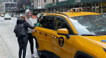 Eylem Tok ve oğlu New York'ta görüntülendi: Keyifleri yerinde!