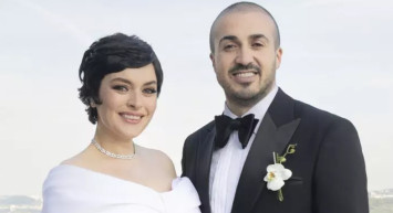 Ezgi Mola anne oldu! Ünlü oyuncu ve eşi Mustafa Aksakallı oğullarını kucaklarına aldı