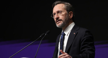 Fahrettin Altun'dan yapay zeka uyarısı: Halkı bunların eline bırakmamalıyız