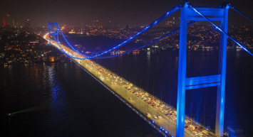 Fatih Sultan Mehmet Köprüsü kolon kanseri için mavi renge büründü!