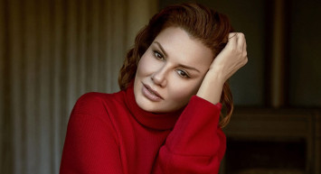 Fazla kilolarından kurtulmak için mide küçültme ameliyatı olan Deniz Seki bu kez de gözlerini çizdirdi