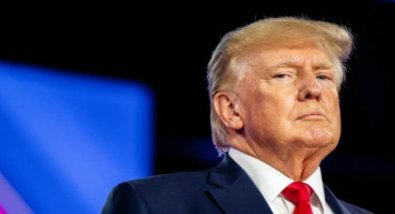 FBI evine baskın yapmıştı! Dünya basını Trump'ın evinden çıkan gizli belgeleri konuşuyor