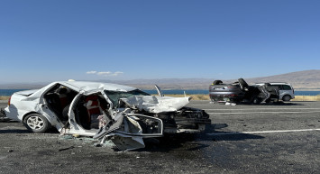 Feci Kaza Can Aldı: 2 Ölü, 4 Yaralı