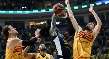 Fenerbahçe Beko seriye bağladı: Evinde Barcelona'yı mağlup etti