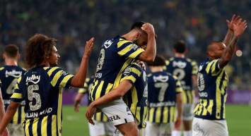 Fenerbahçe Emre Belözoğlu’nu üzdü: Kanarya liderliğe yükseldi