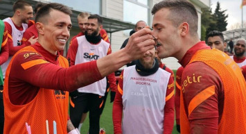 Fenerbahçe ile Galatasaray arasındaki derbide kaleye Fernando Muslera'nın geçmesi bekleniyor!