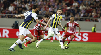 Fenerbahçe, Olympiakos’a deplasmanda kaybetti: Yarı final şansı İstanbul’a taşındı