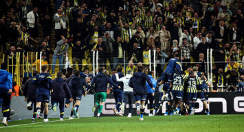 Fenerbahçe şampiyonluk yarışına tutundu: Son dakika golüyle zafer geldi