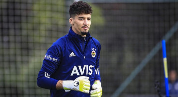 Fenerbahçe'de Altay Bayındır Taraftarlara Seslendi!