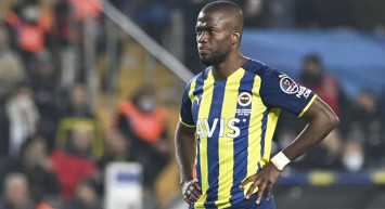 Fenerbahçe'de Enner Valencia başka takıma transfer olmuyor! Futbolcunun takımda kalmasına karar verildi
