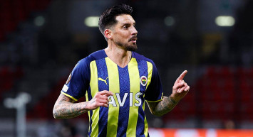 Fenerbahçe'de Jose Sosa'dan Vitor Pereira'ya Mesaj Var!