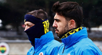 Fenerbahçe'de kadro dışı kalan Mesut Özil ve Ozan Tufan'a tesislerde antrenman yasağı geldi!