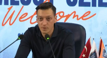 Fenerbahçe'den, Medipol Başakşehir'e transfer olan Mesut Özil'den dikkat çeken açıklamalar geldi!