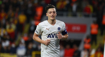 Fenerbahçeli yıldız Mesut Özil Endonezya Ligi'ne mi transfer oluyor? Mesut Özil'den transfer açıklaması