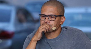 Fenerbahçe'nin eski yıldızı Alex de Souza babasını kaybetti!