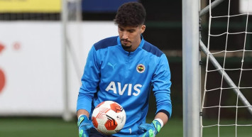 Fenerbahçe'nin kalecisi Altay Bayındır, Ukrayna'da çıkan savaşla ilgili paylaşım yaptı!
