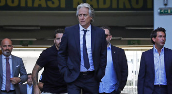 Fenerbahçe’nin yeni teknik direktörü Jorge Jesus önümüzdeki sezon Süper Lig’de şampiyonluk hasretlerine son vermek istediklerini söyledi