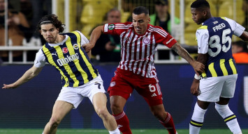 Ferdi Kadıoğlu’na Olympiakoslu futbolcudan küstah hareket: Hakemlerden kart çıkmadı