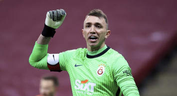Fernando Muslera, Galatasaray'da en unutamadığı karşılaşmanın Kadiköy'de Fenerbahçe karşısında şampiyon oldukları maç olduğunu söyledi