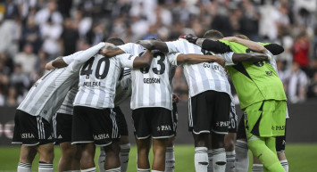 Filip Kostic Süper Lig’e geliyor: Temaslar başladı