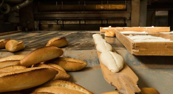 Fırında bayat ekmek olmadığı için öldürüldü!