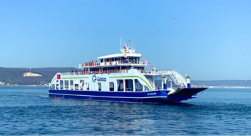 Fırtına feribot seferlerini durdurdu