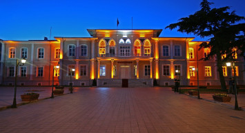 'Fırtına' uyarısı eğitime engel oldu: O ilçede okullar tedbir amacıyla tatil edildi!