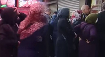 Fiyatlar yüzde 40 düştü: Vatandaşlar ucuz et kuyruğu oluşturdu