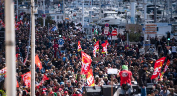 Fransa yangın yerine döndü: Göstericiler ortalığı karıştırdı