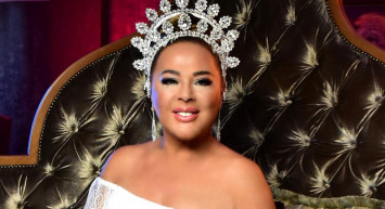 Fransız askısıyla yüzünü gerdirenler kervanına Safiye Soyman da katıldı! Ünlü şarkıcının son hali takipçilerini ikiye böldü