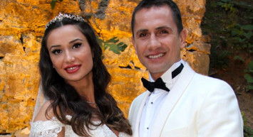 Futbolcu Emre Aşık'ın Olaylı Şekilde Boşandığı Eski Eşi Yağmur Sarnıç Hapis Cezasına Çarptırılınca Firar Etti!