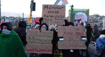 Galata Köprüsü’nde insanlık haykırdı: 520 bin kişi Gazze için tek yürek oldu