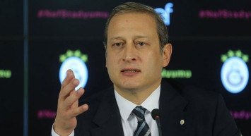 Galatasaray Başkanı Burak Elmas, kulüpte uğur getirdiği düşünülen Simba isimli kediyi gönderdi!