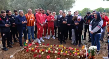 Galatasaray heyeti, Yiğit Kurt'un mezarını ziyaret etti
