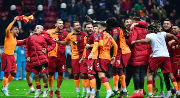 Galatasaray ilk veda gerçekleşti: Oyuncu Süper Lig’de kalıyor