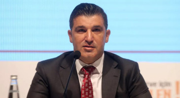 Galatasaray'da Nihat Kırmızı, yeni yönetime iyi bir şekilde takımı devretmek istediklerini ve takımın önümüzdeki sezon şampiyon olacağını söyledi